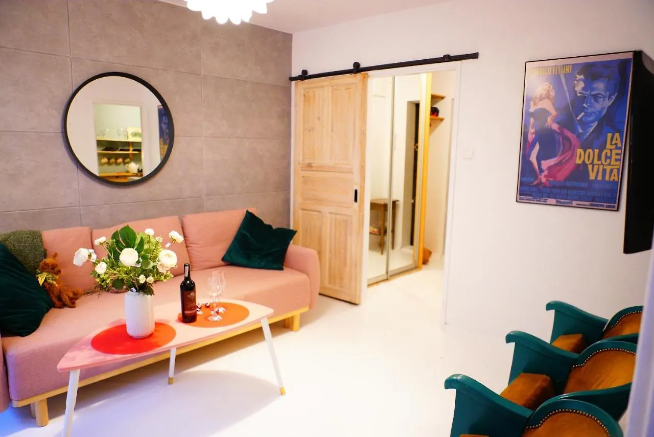 Cinema Apartment Kinowa Warsaw